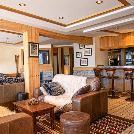 Hotel La Pomme 4*